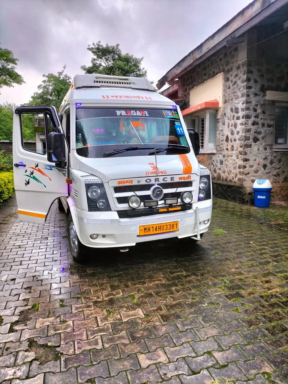 Force Tempo Traveller 17-seater non-AC bus front view for affordable group travel